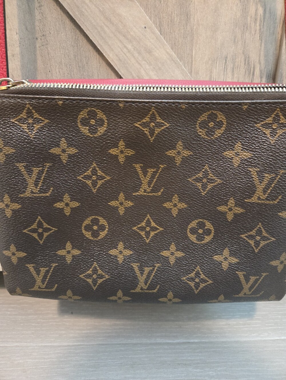 Louis Vuitton Twice Crossbody - Picture 4 of 16
